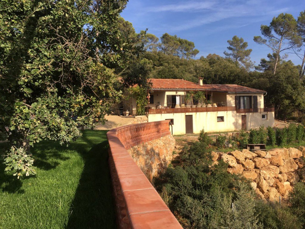 location maison 83570